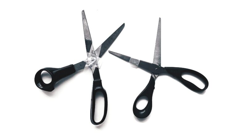 Can You Bring Scissors On A Plane? A Guide to Packing Sharp Objects for Your Flight