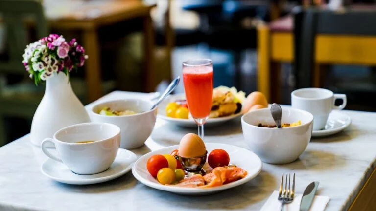 10 Types of Breakfast in Hotel to Kickstart Your Day with Delicious Delights