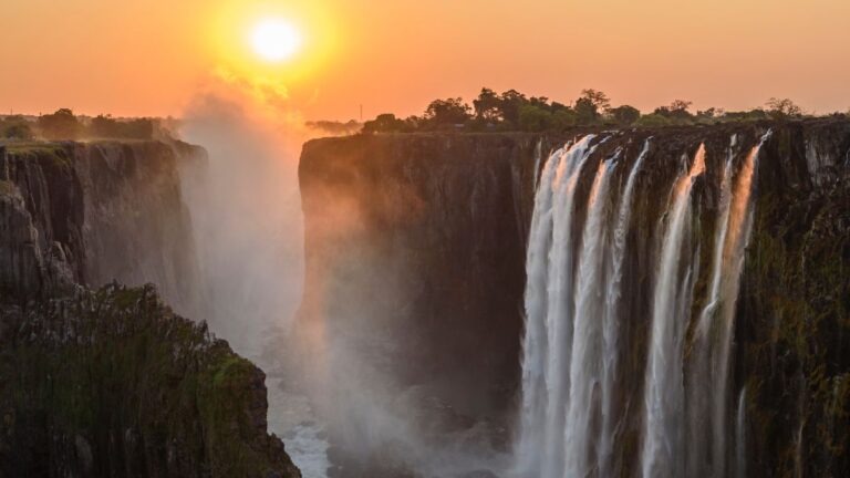 Worst Time to Visit Victoria Falls: Low Water Levels and Tourist Crowds