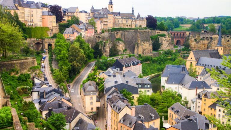 10 Best Things to Do in Luxembourg for Fortified Castles and Banking History