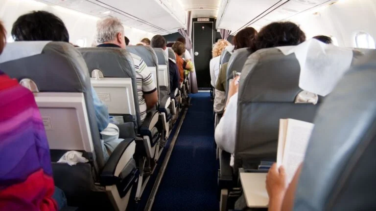 How Long Can An Airline Keep You On A Plane At The Gate? When Is Compensation Due?