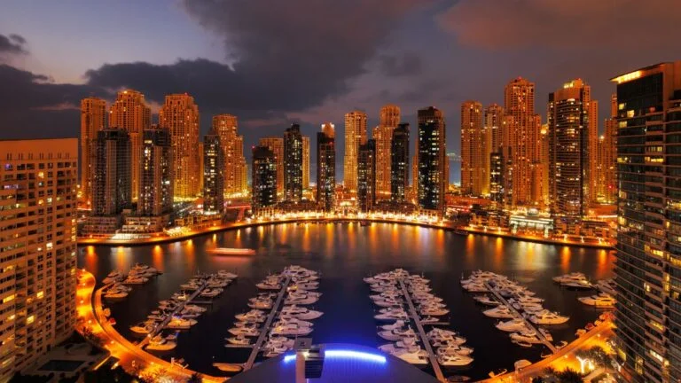 7 Reasons to Go For a Dinner in a Dubai Marina Dhow Cruise