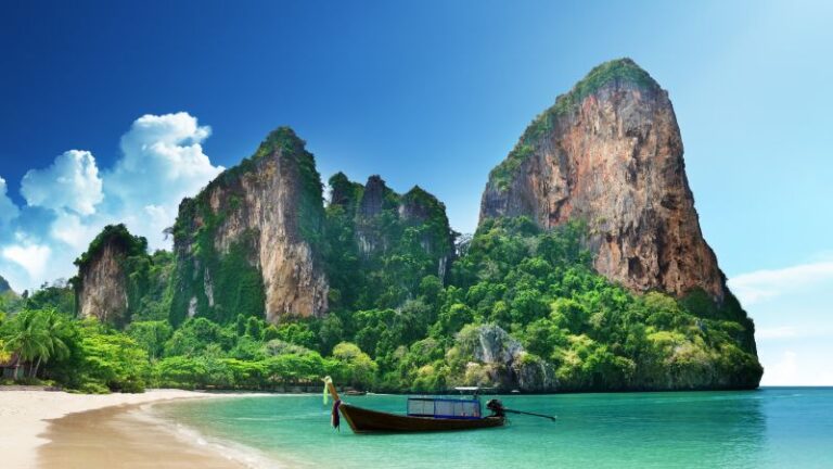 Thailand and Cambodia Agree Border Ceasefire