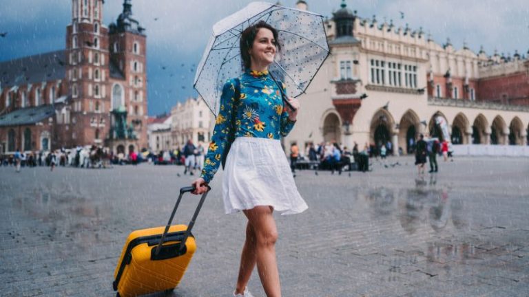 Navigating Your Trip Without Falling for Tourist Traps