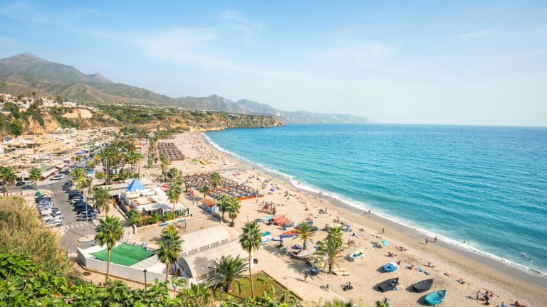 Málaga’s New Summer Rules: Tourists Told to Dress Properly and Keep the Noise Down