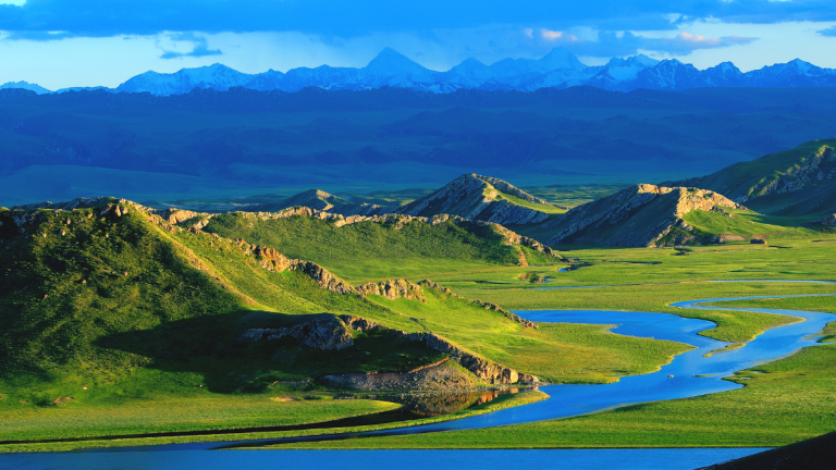 China Unveils World’s Longest Expressway Tunnel in Xinjiang