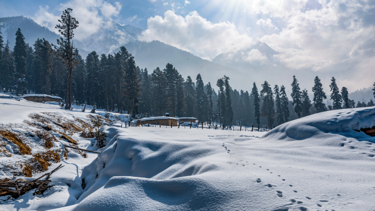 Gulmarg Receives Heavy Snowfall Impacting Access