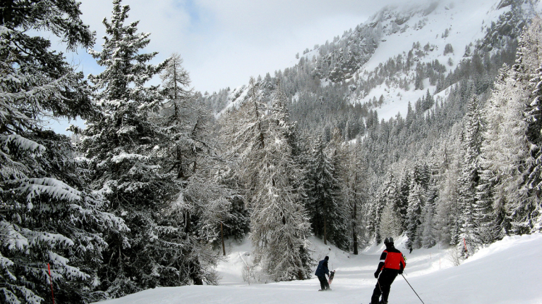 Fire and Explosion Claim Dozens of Lives in Crans-Montana Bar