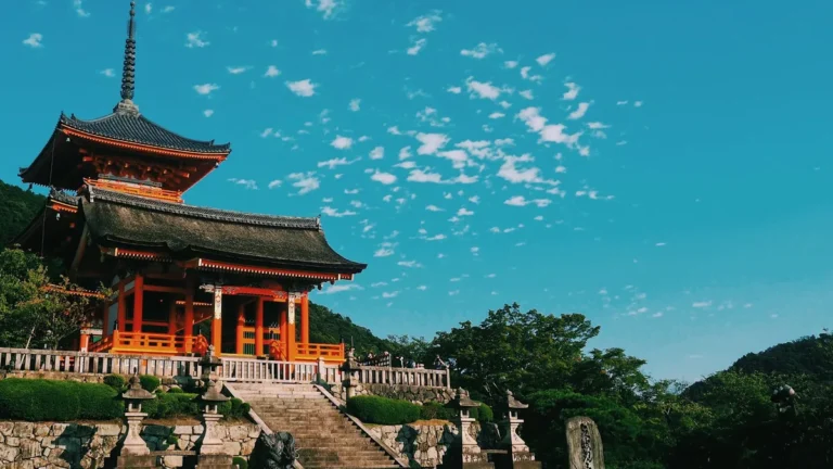 11 Japan Etiquette Rules Every Tourist Must Know