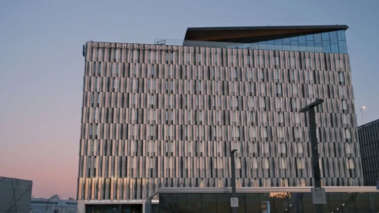 5 Reasons to Stay at an Airport Hotel Before Your Flight