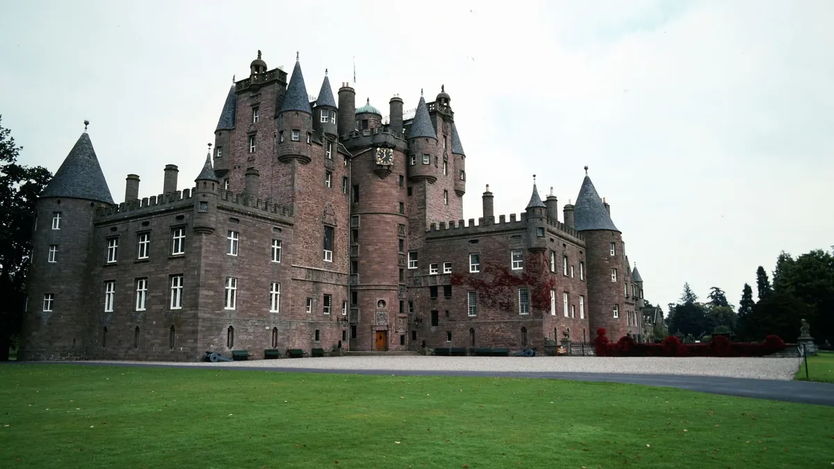 7 Breathtaking Medieval Castles in Scotland