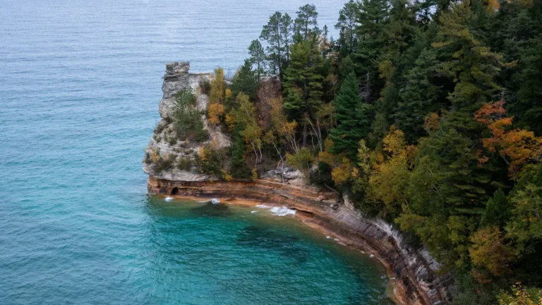 8 Gorgeous National Lakeshores in America Like Ocean Beaches