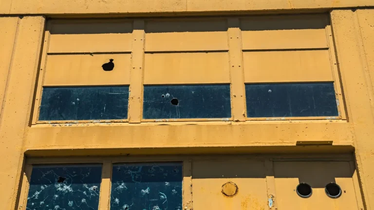 8 Signs You Booked an Unsafe Neighborhood