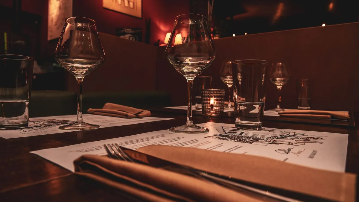 À la Carte Dining and Specialty Restaurant Upcharges