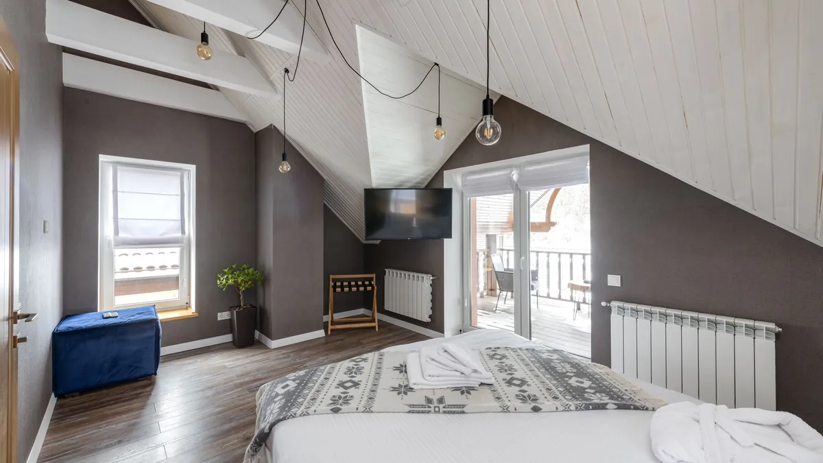 Airbnb Cleaning Fees vs Hotels: Hidden Costs Explained