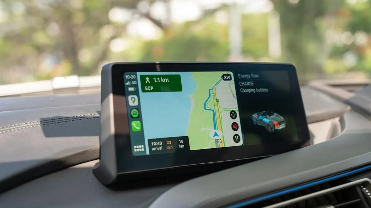 GPS and Navigation System Rentals When Smartphone Apps Provide Superior Functionality