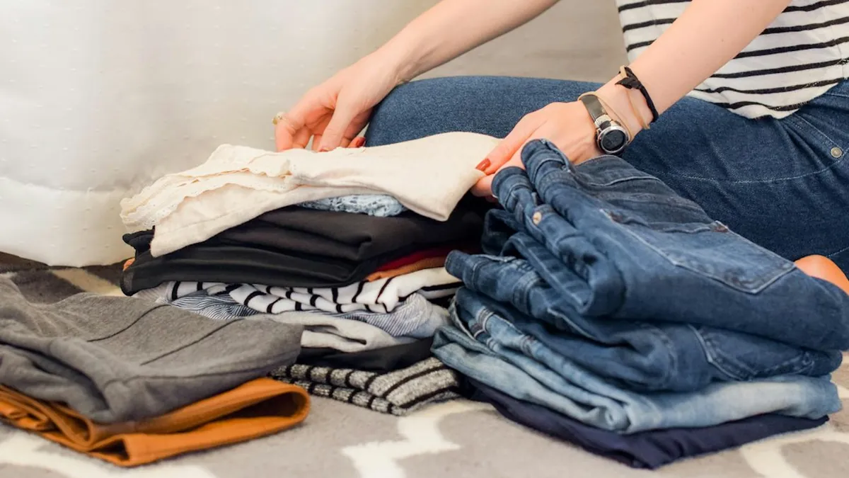 Packing Excessive Clothing Without Considering Laundry Facilities and Travel Duration