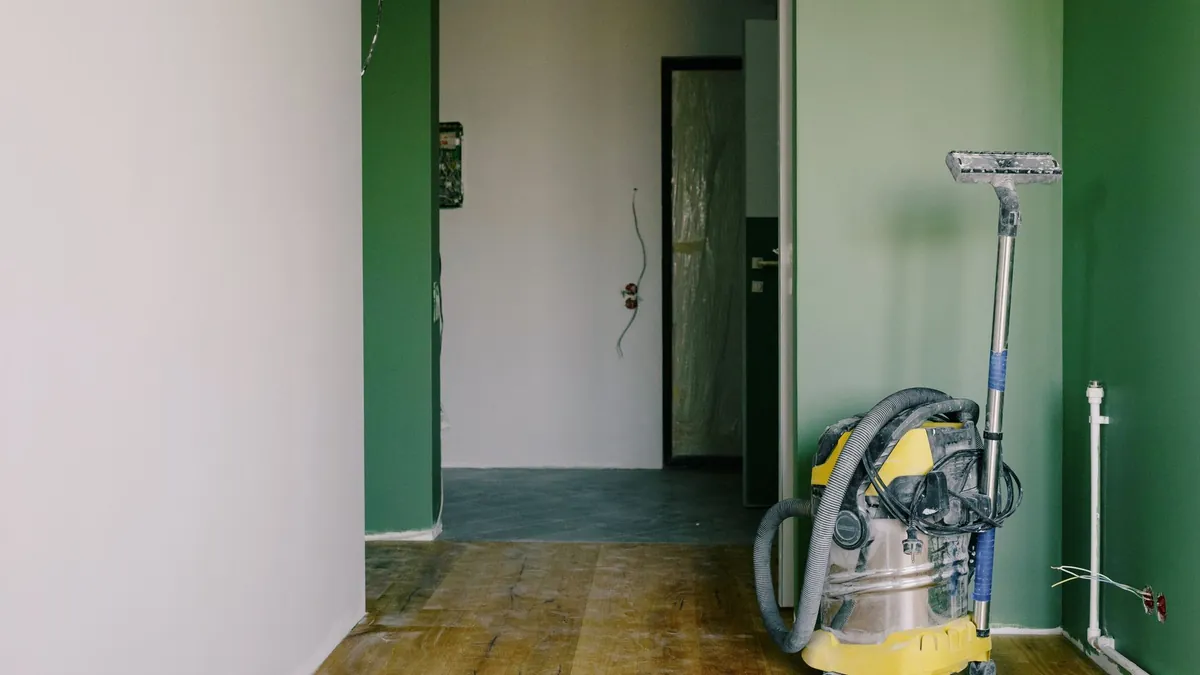 Substandard Room Quality and Maintenance Despite Premium All