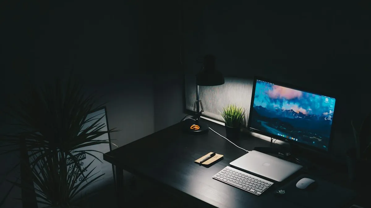 Why Booking Flights After 7pm Is Risky