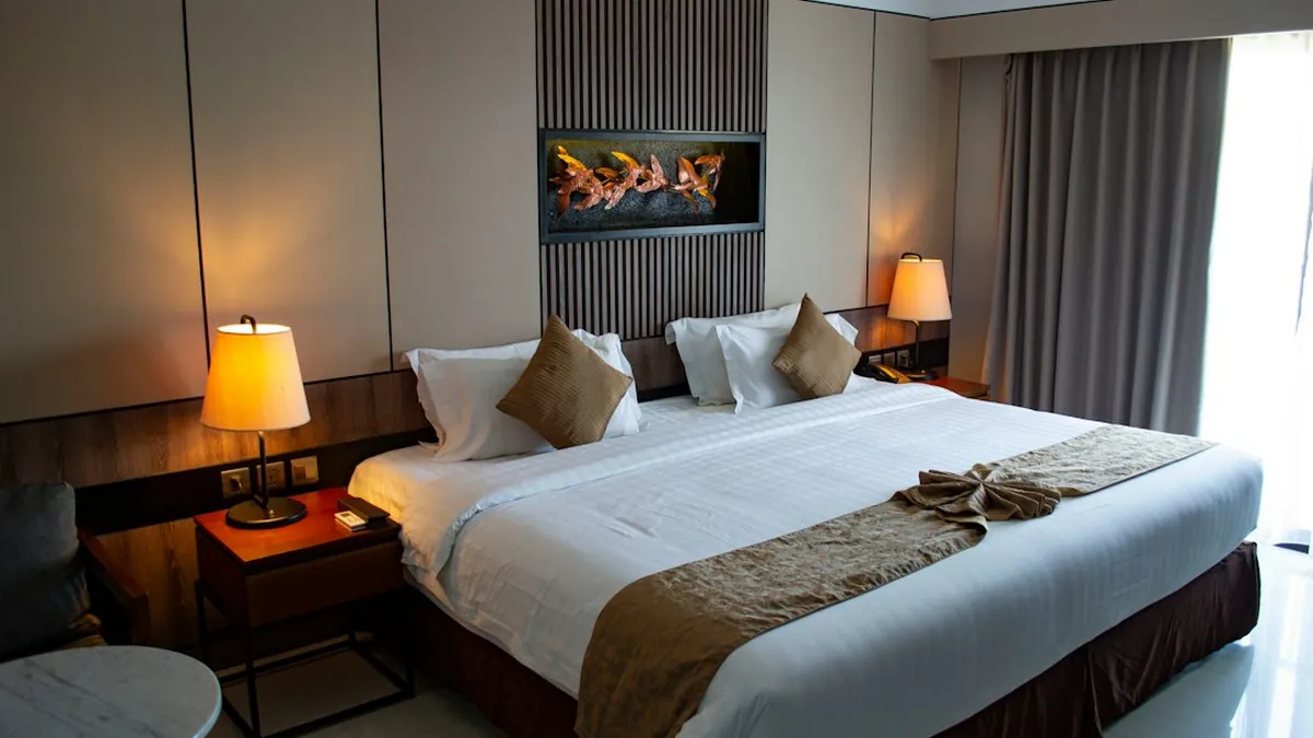 Why You Should Never Use Debit Cards for Hotel Incidentals